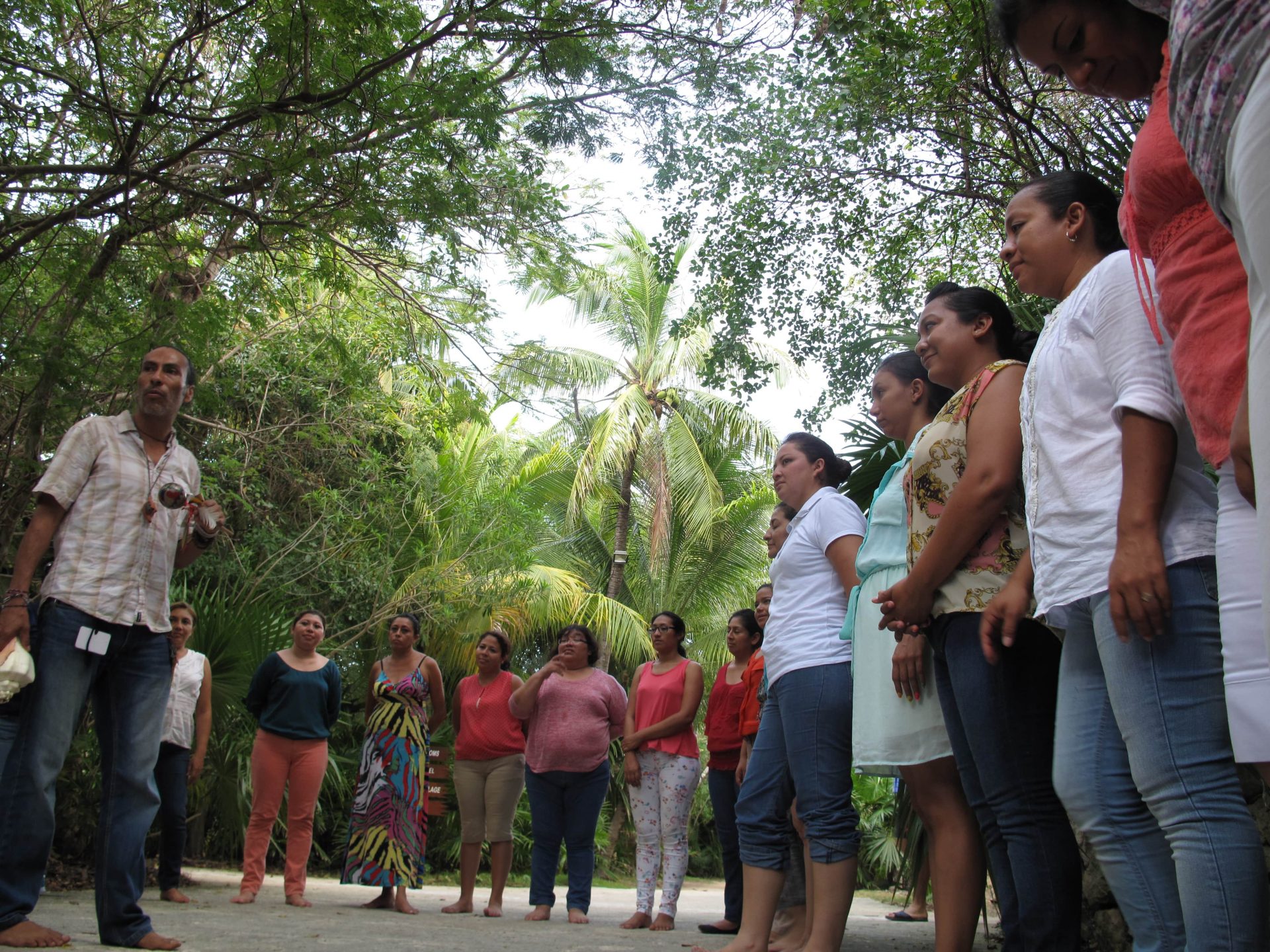 Conectando Senderos: Educación Ambiental para Docentes