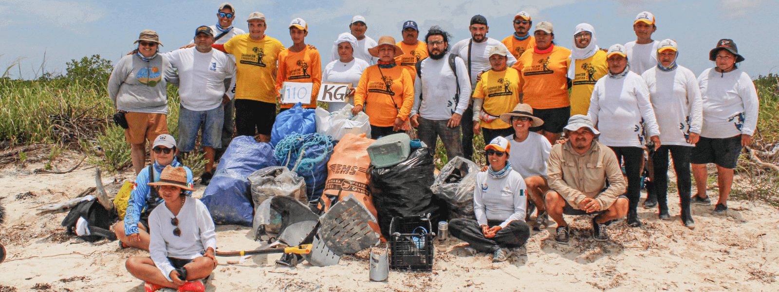 Jornada comunitaria de limpieza y reforestación de duna costera